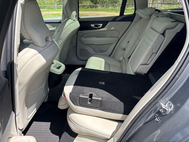 2020 Volvo V60 Cross Country T5