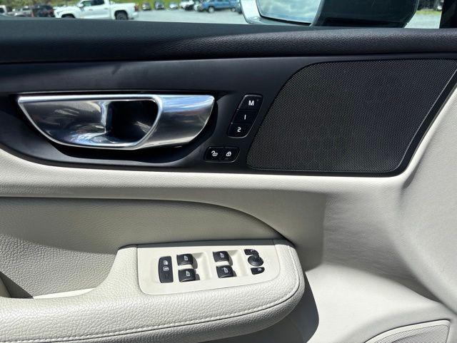 2020 Volvo V60 Cross Country T5