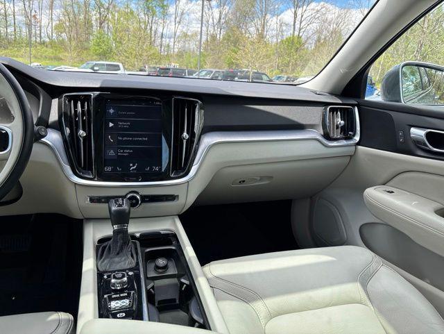 2020 Volvo V60 Cross Country T5