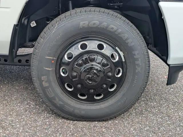 2026 Ram 3500 Big Horn Crew Cab 4x4 8' Box