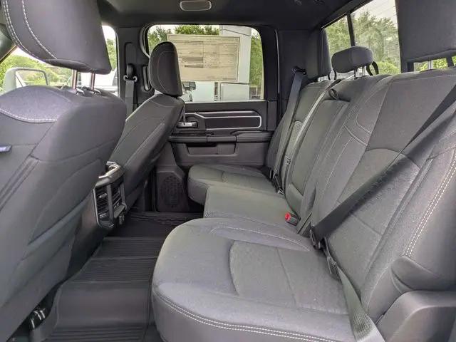 2026 Ram 3500 Big Horn Crew Cab 4x4 8' Box