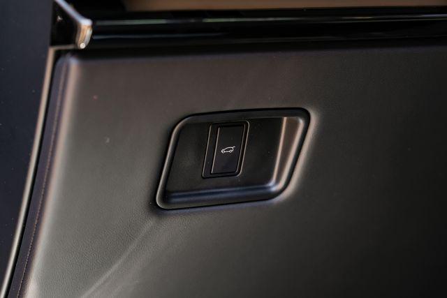 2026 Land Rover Range Rover Sport P360 SE