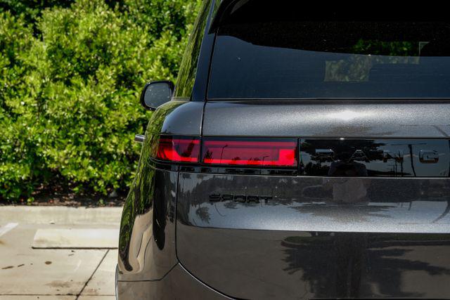 2026 Land Rover Range Rover Sport P360 SE