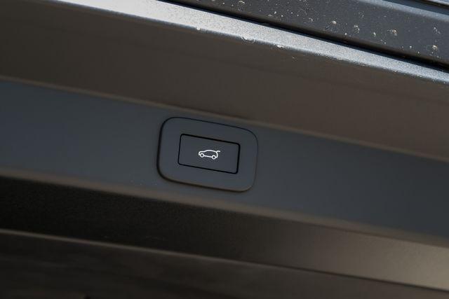 2026 Land Rover Range Rover Sport P360 SE