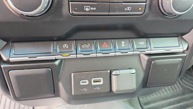 2022 Chevrolet Silverado 1500 2WD Crew Cab Short Bed Custom