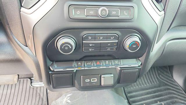2022 Chevrolet Silverado 1500 2WD Crew Cab Short Bed Custom