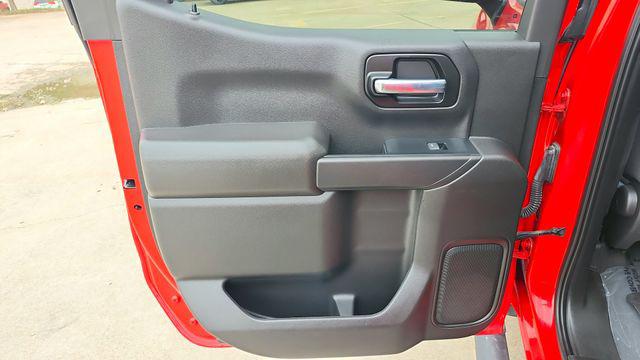 2022 Chevrolet Silverado 1500 2WD Crew Cab Short Bed Custom