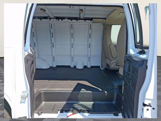 2026 GMC Savana Cargo 2500 Regular Wheelbase, Work Van, RWD