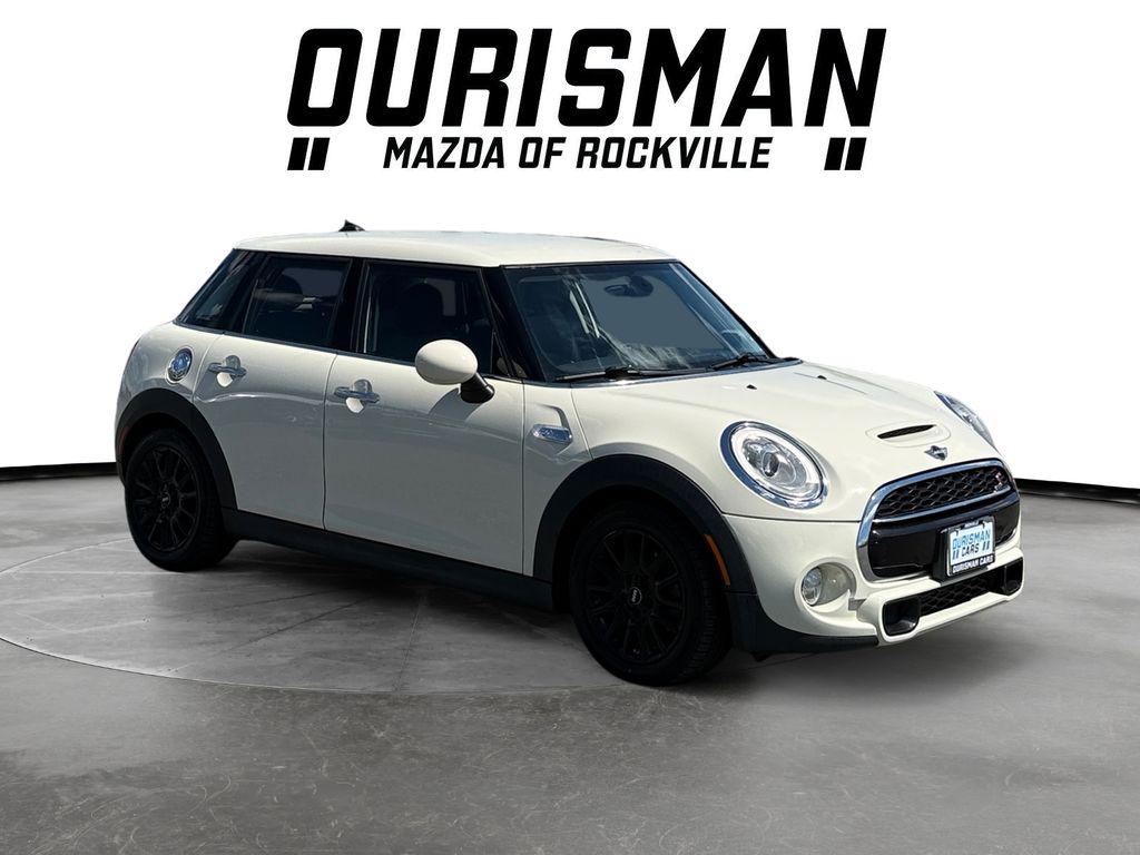 2017 MINI Cooper S 4 Door's photo