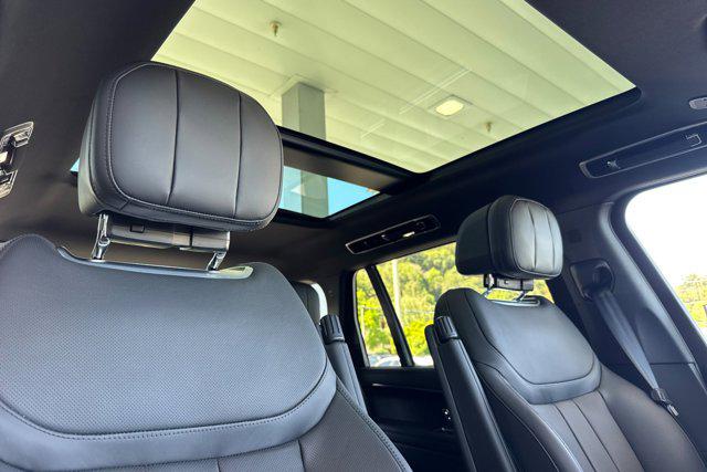 2026 Land Rover Range Rover P530 SE 7 Seat