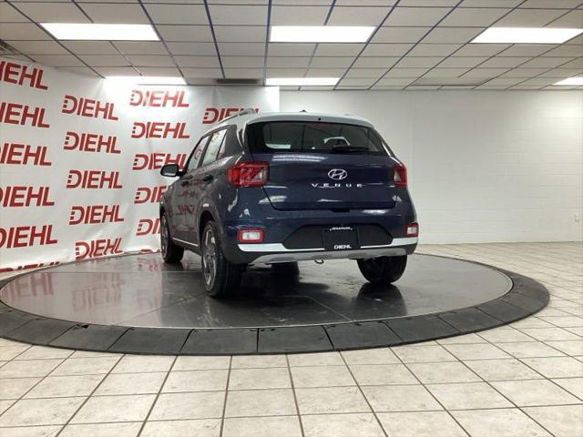 2026 Hyundai Venue SEL w/Two-Tone Roof