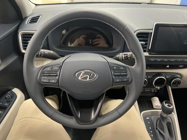 2026 Hyundai Venue SEL w/Two-Tone Roof
