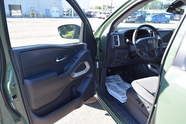 2025 Nissan Frontier Crew Cab SV 4x4