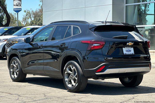 2025 Chevrolet Trax FWD LT