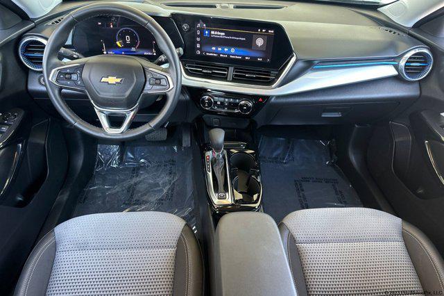 2025 Chevrolet Trax FWD LT