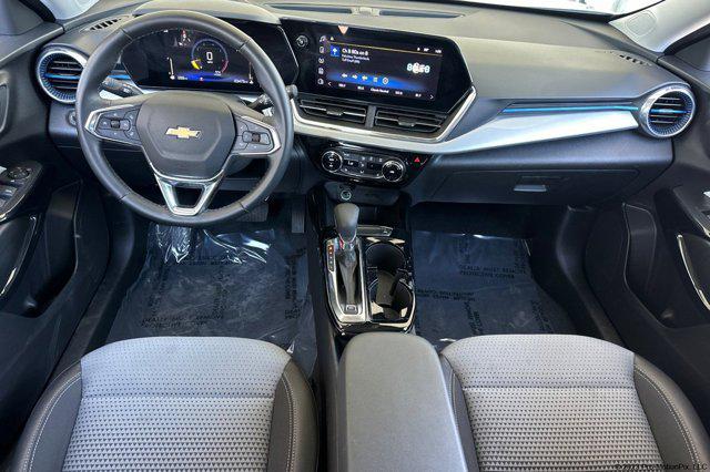 2025 Chevrolet Trax FWD LT
