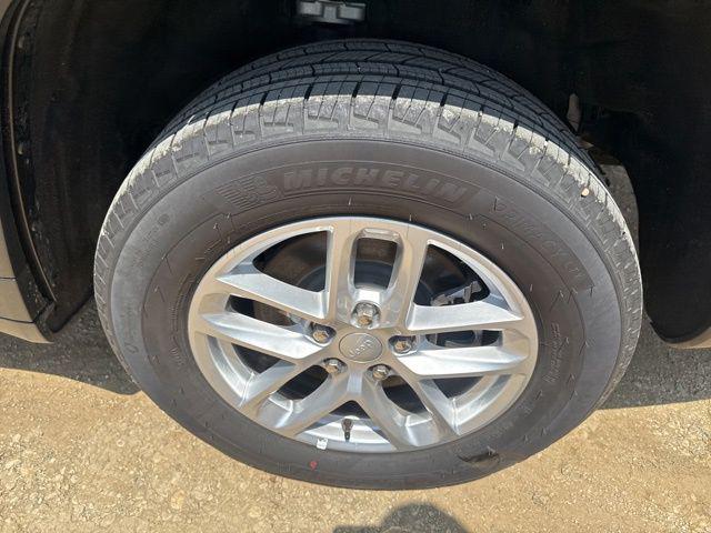 2025 Jeep Grand Cherokee L Laredo X 4x4
