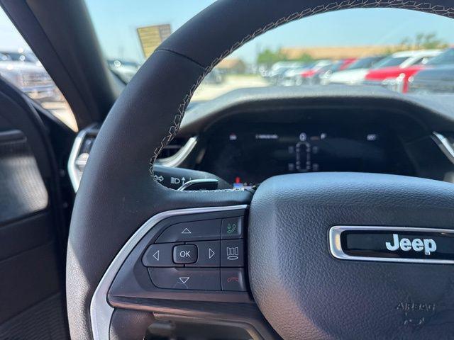 2025 Jeep Grand Cherokee L Laredo X 4x4