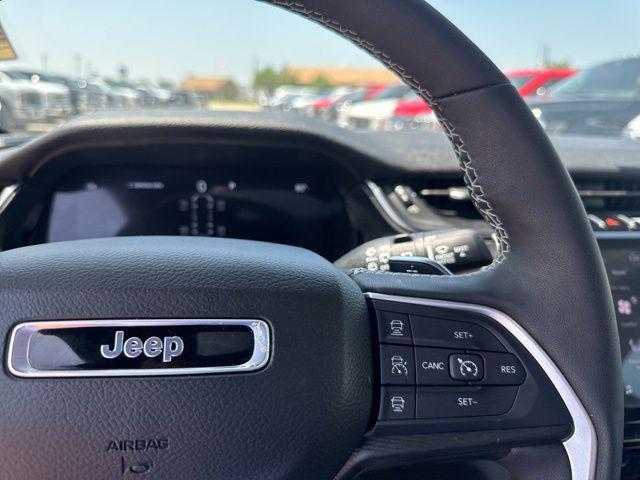 2025 Jeep Grand Cherokee L Laredo X 4x4