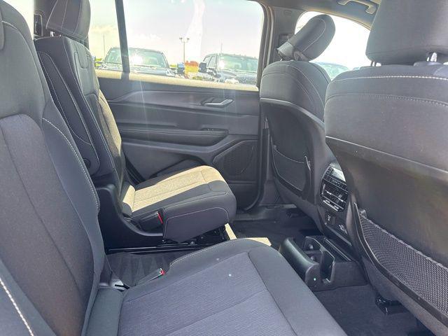 2025 Jeep Grand Cherokee L Laredo X 4x4