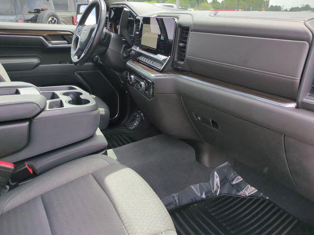 2022 Chevrolet Silverado 1500 4WD Crew Cab Short Bed LT with 2FL