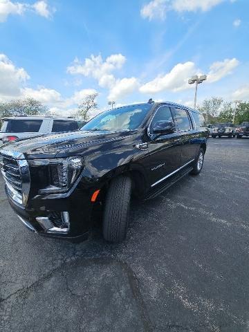 2023 GMC Yukon XL 4WD SLT for sale in Naperville, IL