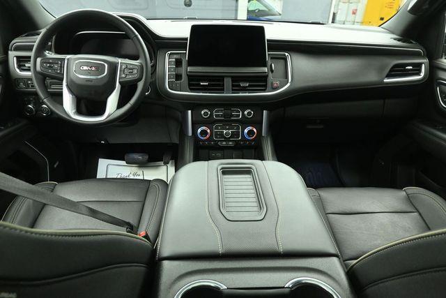 2023 GMC Yukon XL 4WD SLT