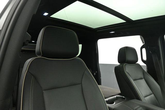 2023 GMC Yukon XL 4WD SLT