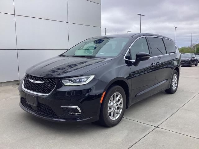 2025 Chrysler Pacifica Select for sale in Plattsmouth, NE
