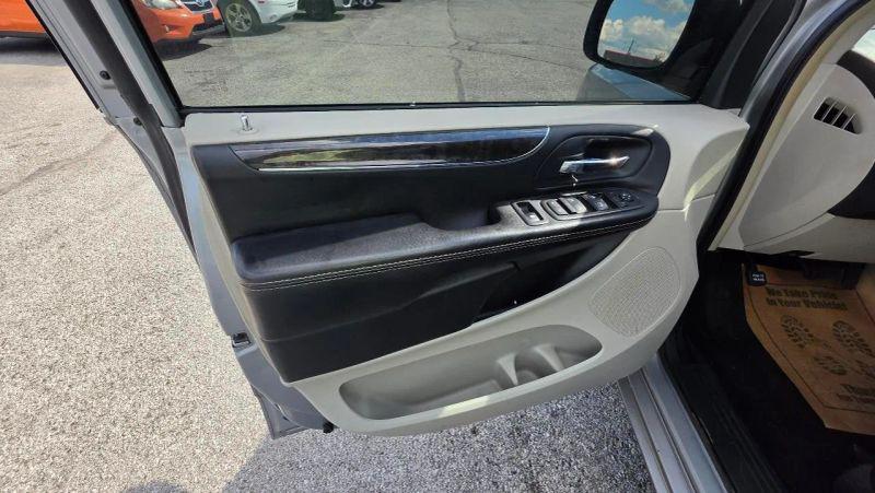 2014 Chrysler Town & Country Touring