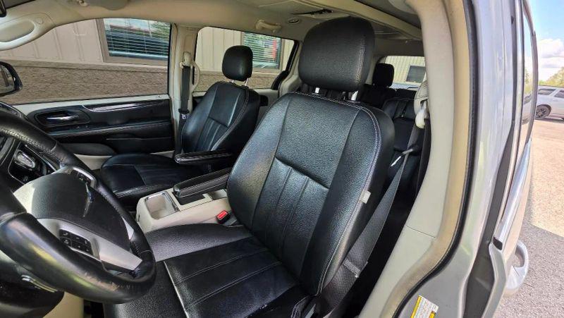 2014 Chrysler Town & Country Touring