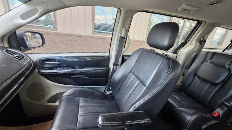 2014 Chrysler Town & Country Touring