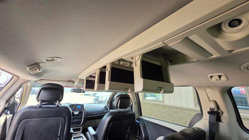 2014 Chrysler Town & Country Touring