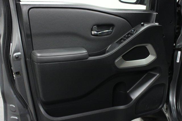 2024 Nissan Frontier Crew Cab SV 4x4
