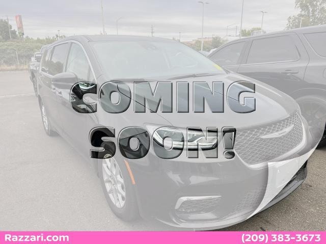 2023 Chrysler Pacifica Touring L for sale in Merced, CA