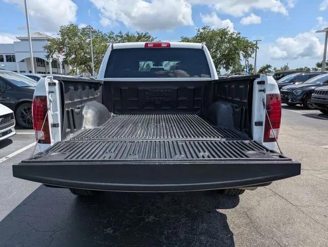 2024 Ram 1500 Classic Warlock Crew Cab 4x4 5'7" Box