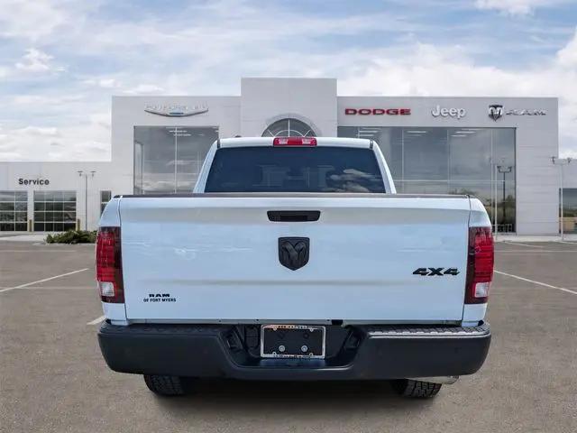 2024 Ram 1500 Classic Warlock Crew Cab 4x4 5'7" Box