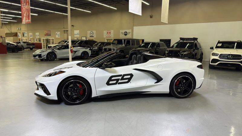 2024 Chevrolet Corvette Stingray RWD Convertible 2LT