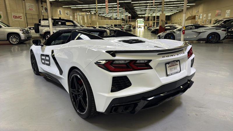 2024 Chevrolet Corvette Stingray RWD Convertible 2LT