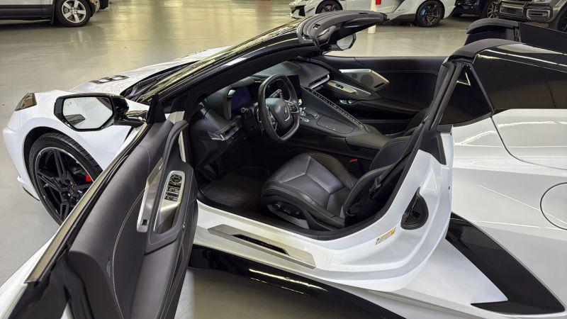 2024 Chevrolet Corvette Stingray RWD Convertible 2LT