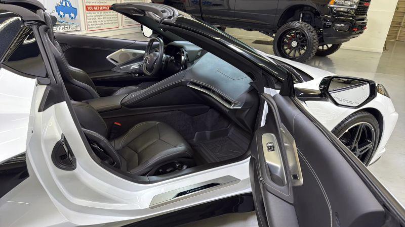 2024 Chevrolet Corvette Stingray RWD Convertible 2LT