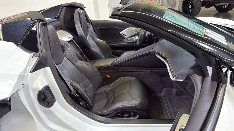 2024 Chevrolet Corvette Stingray RWD Convertible 2LT
