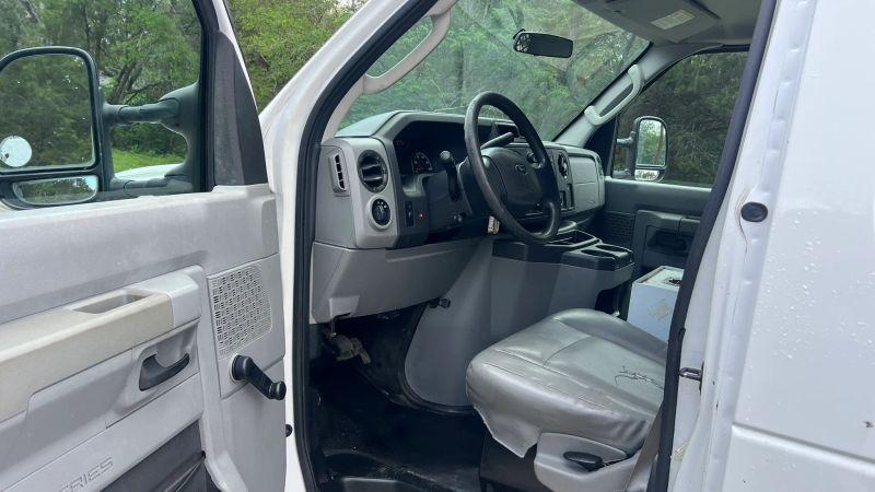 2014 Ford E-350 Super Duty Base
