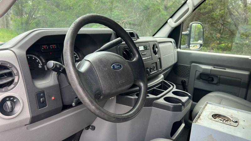2014 Ford E-350 Super Duty Base