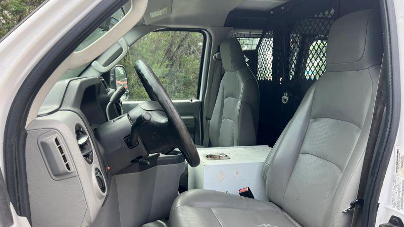 2014 Ford E-350 Super Duty Base