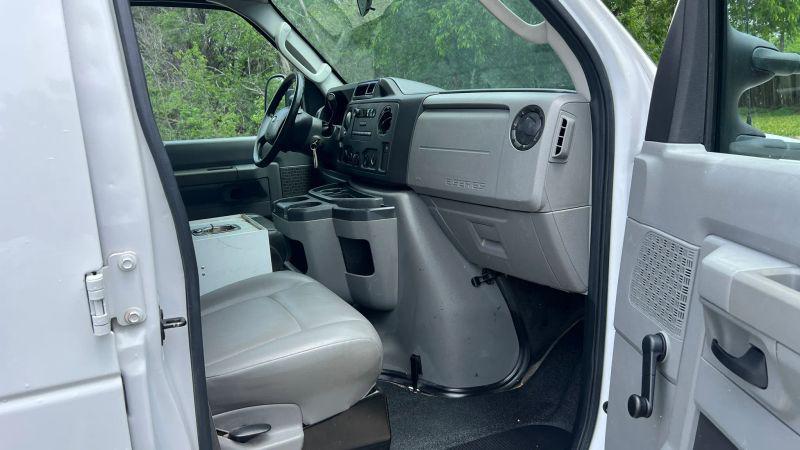 2014 Ford E-350 Super Duty Base