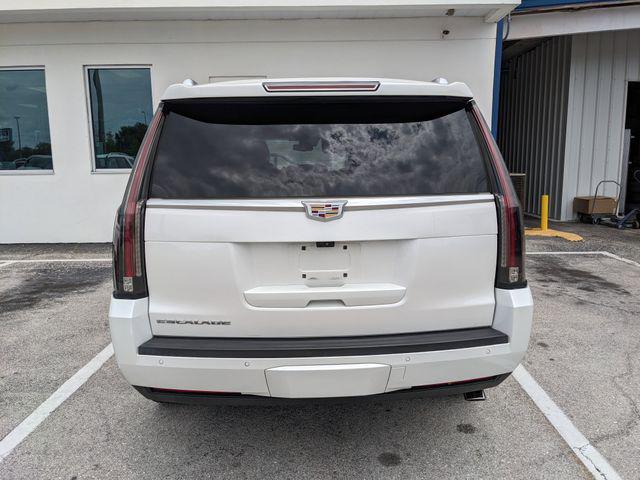 2019 Cadillac Escalade Luxury