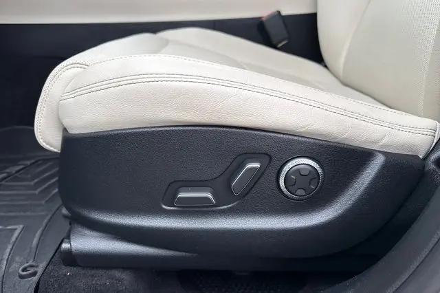 2022 Genesis GV70 2.5T AWD