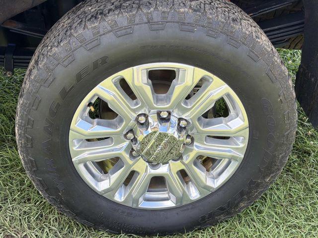 2022 GMC Sierra 3500HD 4WD Crew Cab Standard Bed Denali