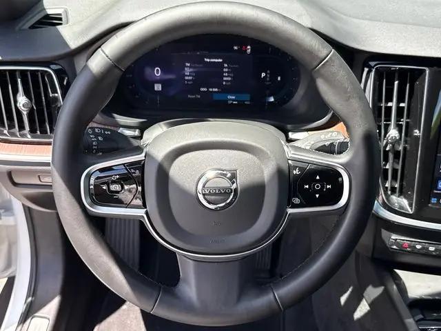 2025 Volvo V60 Cross Country Plus, B5 AWD Gas (mild hybrid)